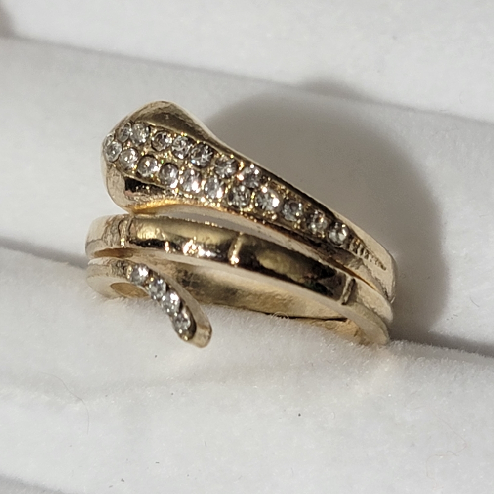 Chic Gold-Tone Ring Collection - Picture 3 of 11